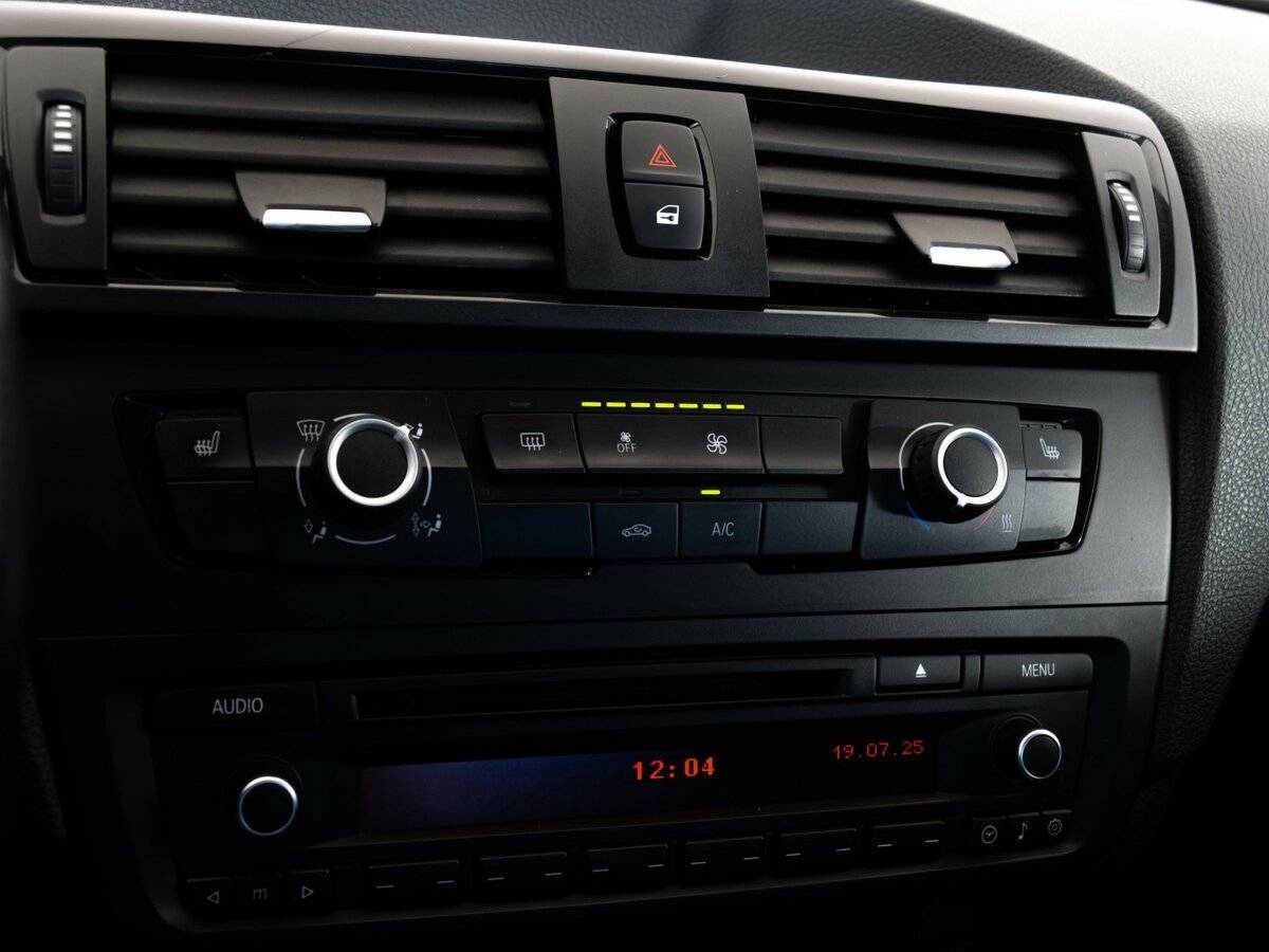 Купить BMW 1 серии с пробегом. Фото: #11