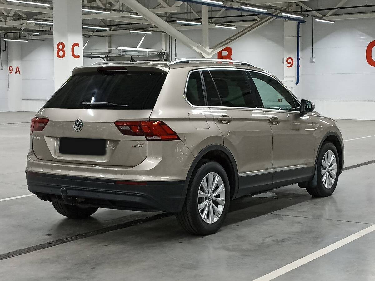 Купить Volkswagen Tiguan с пробегом. Фото: #4