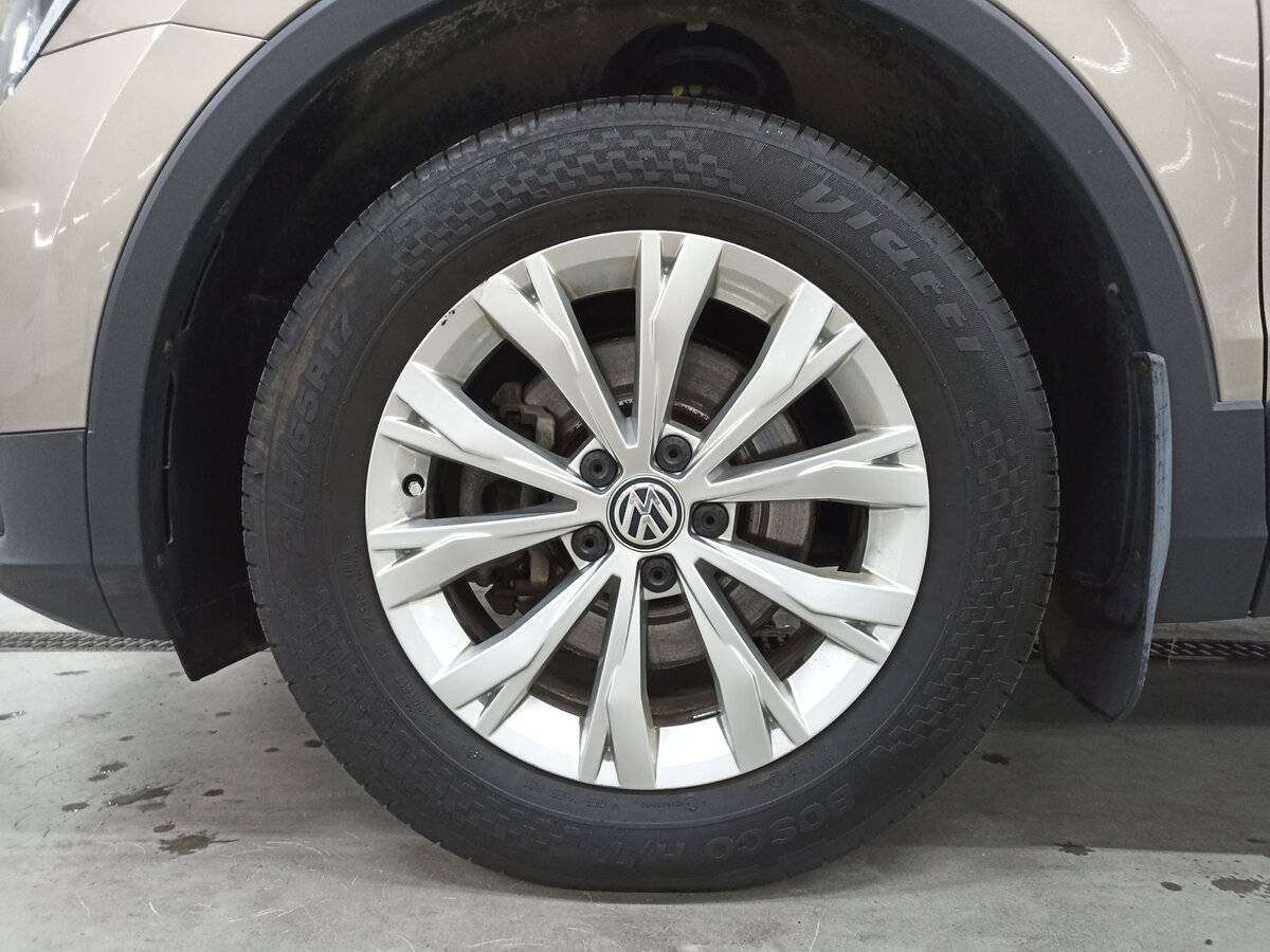 Купить Volkswagen Tiguan с пробегом. Фото: #17