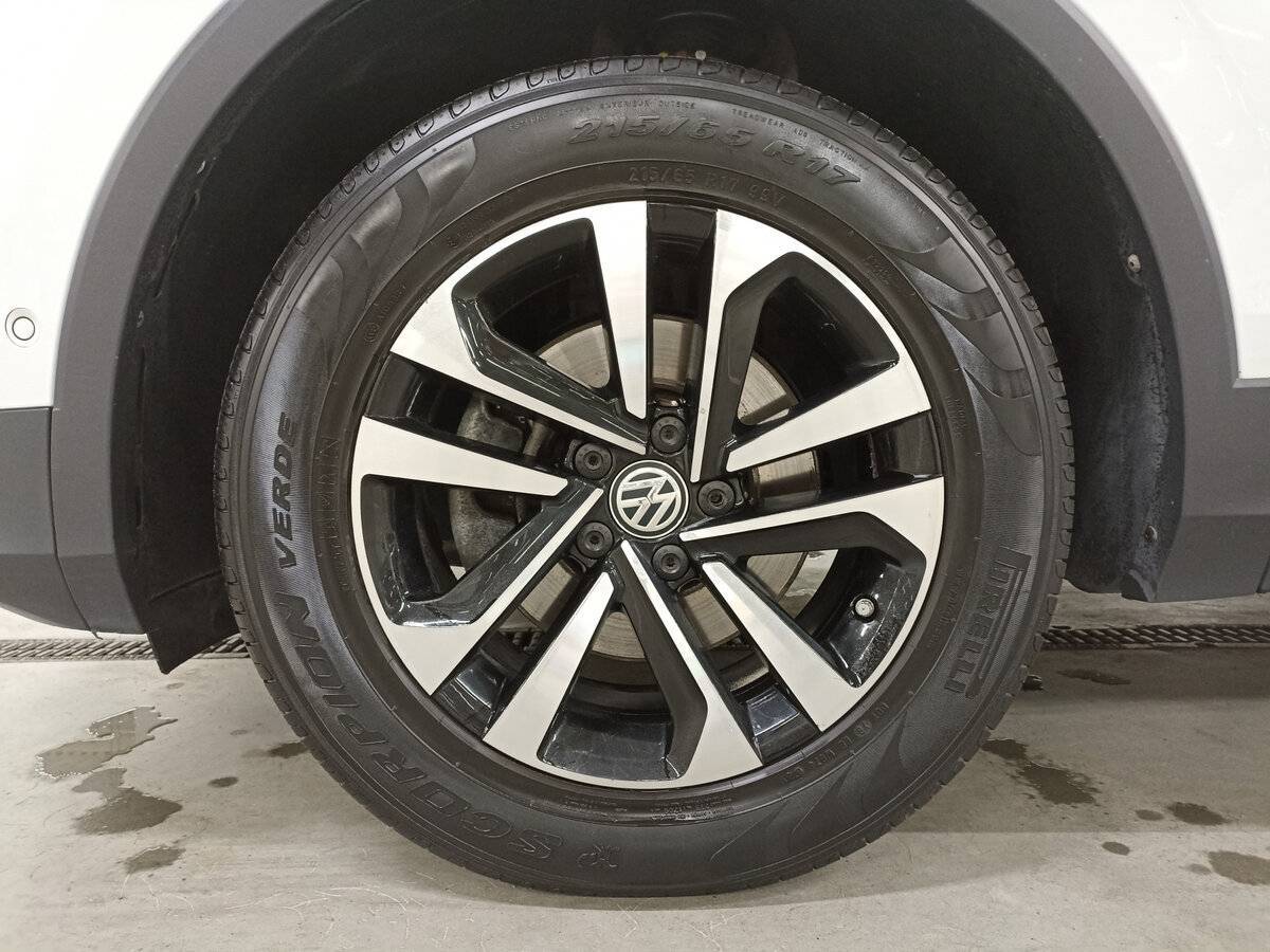 Купить Volkswagen Tiguan с пробегом. Фото: #17