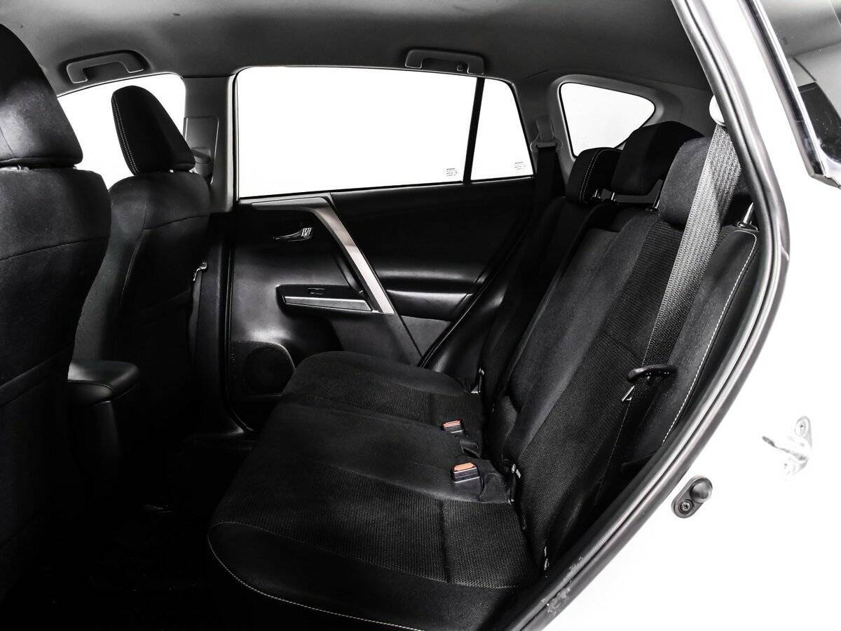 Купить Toyota RAV4 с пробегом. Фото: #12