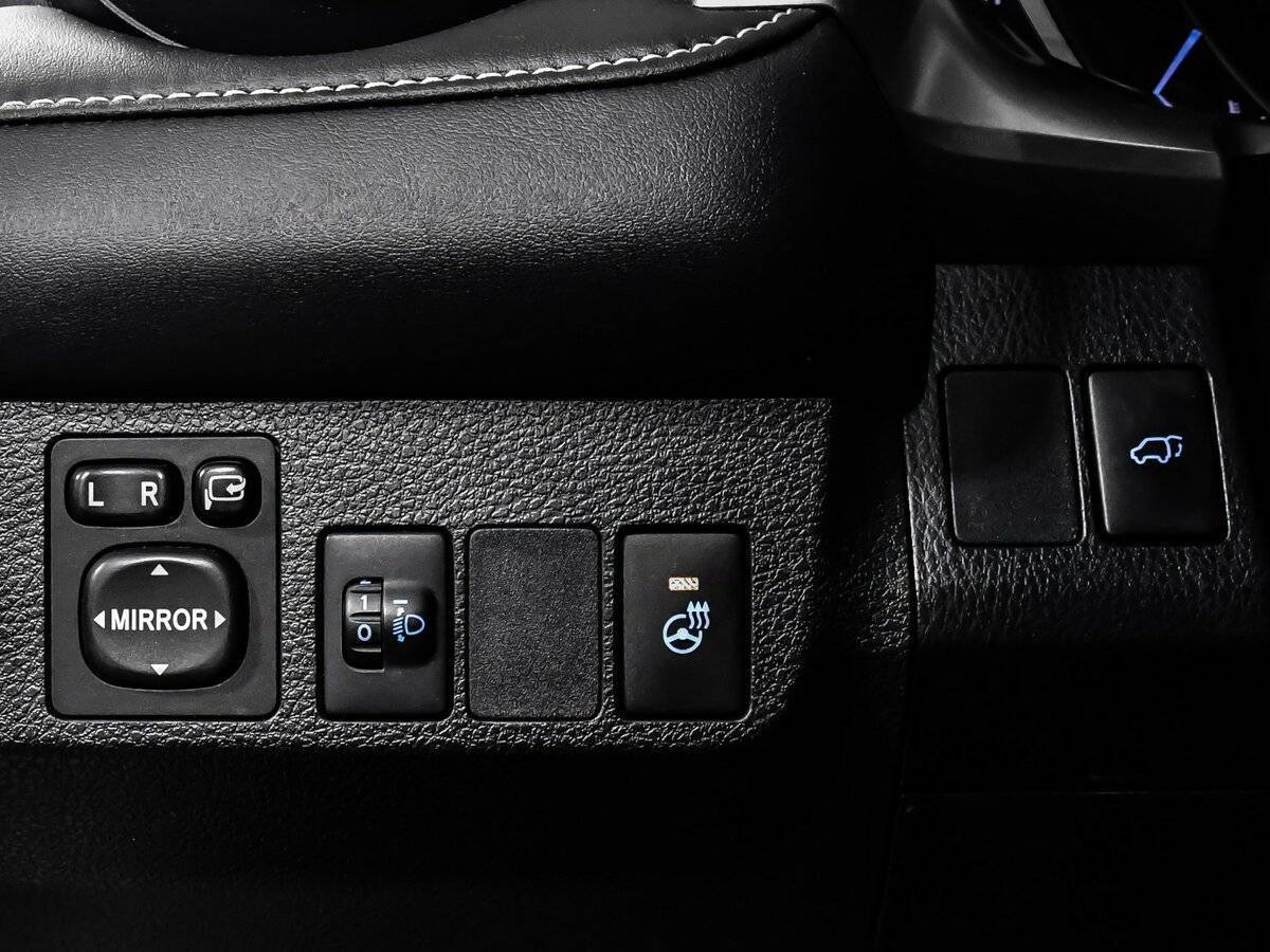 Купить Toyota RAV4 с пробегом. Фото: #13