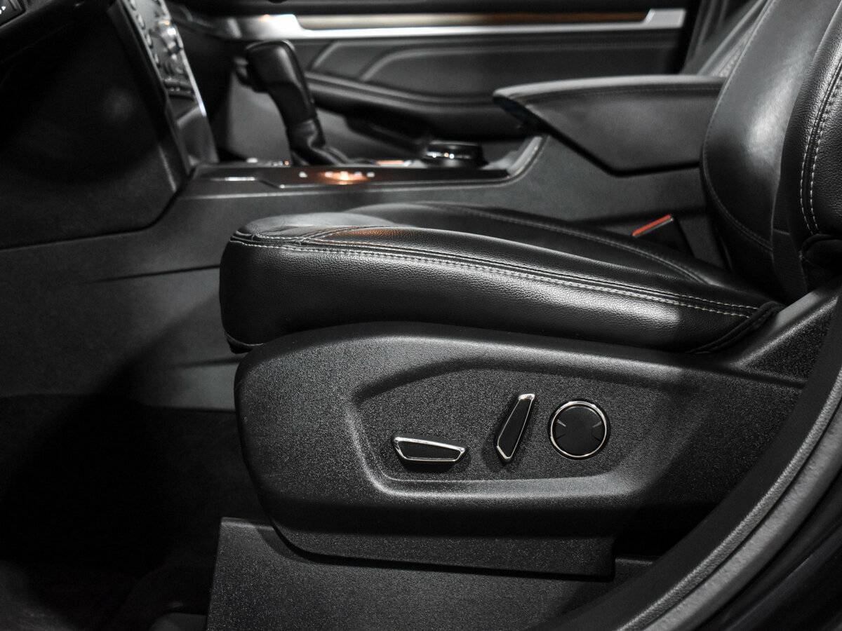 Купить Ford Explorer с пробегом. Фото: #7