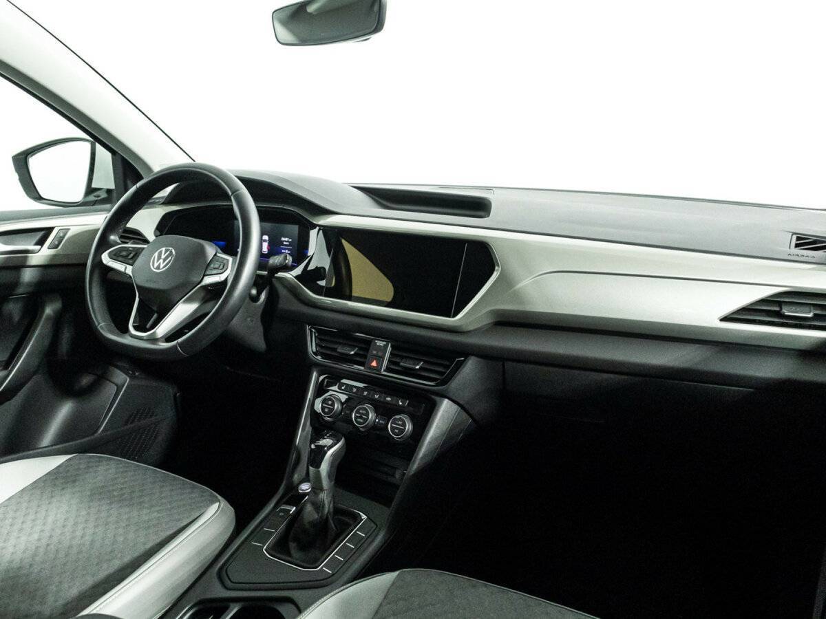 Купить Volkswagen Taos с пробегом. Фото: #8