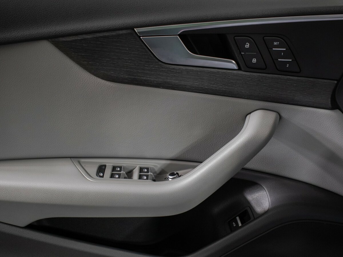 Купить Audi A4 с пробегом. Фото: #17
