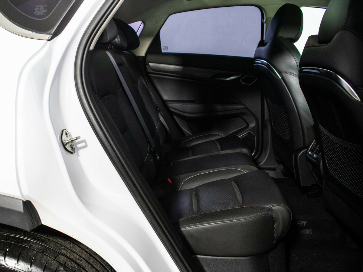 Купить Geely Tugella с пробегом. Фото: #11