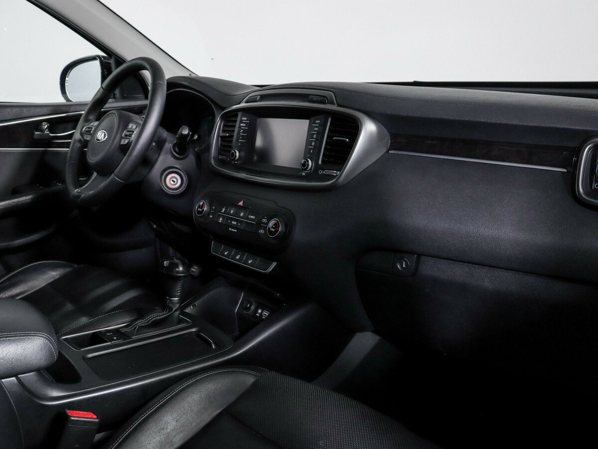 Купить Kia Sorento с пробегом. Фото: #8