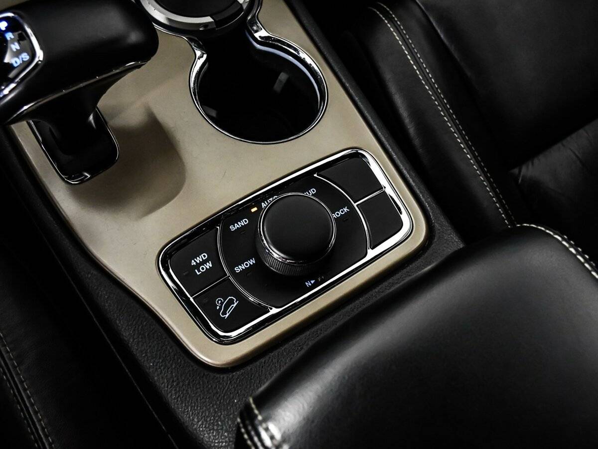 Купить Jeep Grand Cherokee с пробегом. Фото: #17