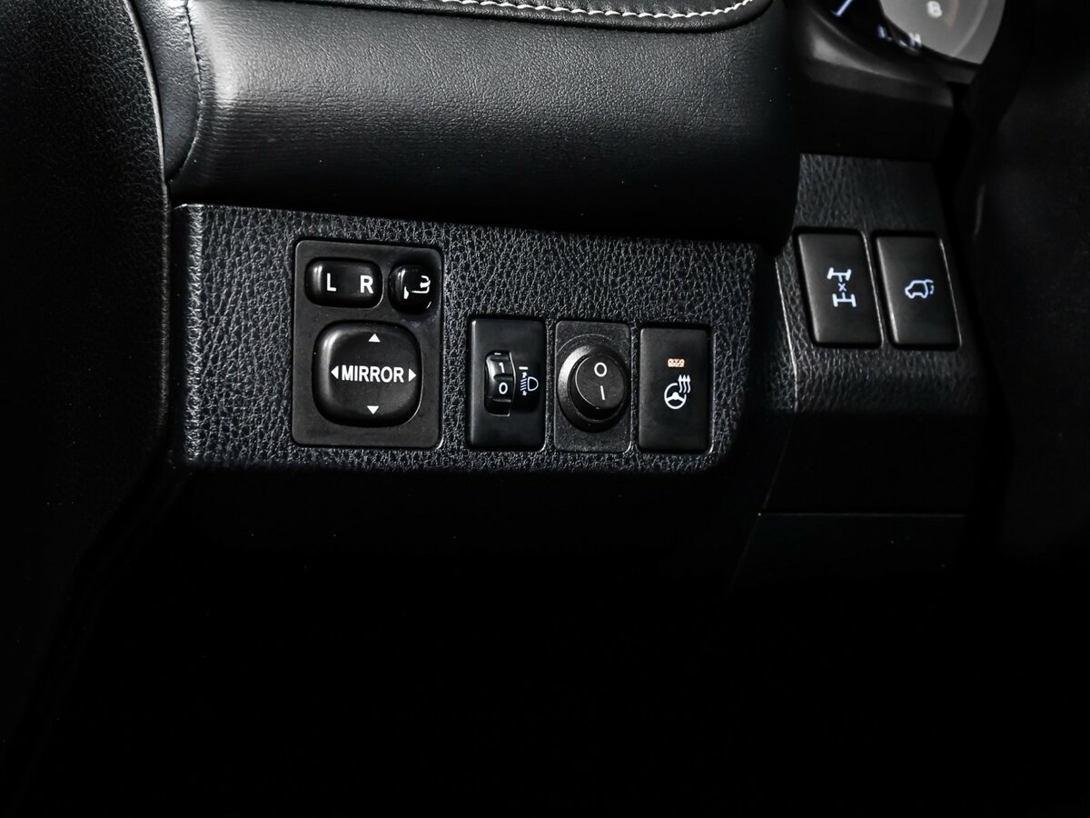 Купить Toyota RAV4 с пробегом. Фото: #11