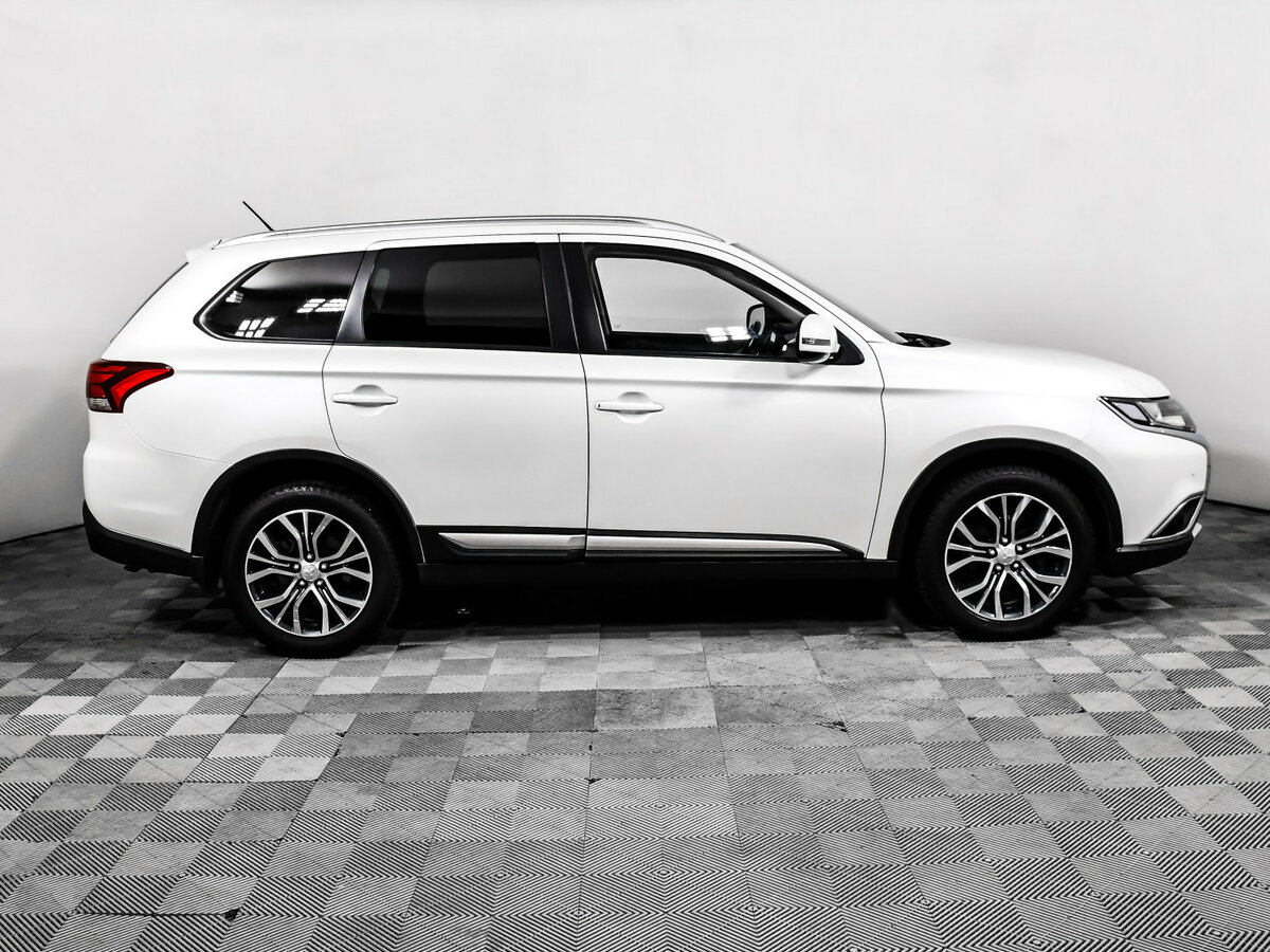 Купить Mitsubishi Outlander с пробегом. Фото: #3