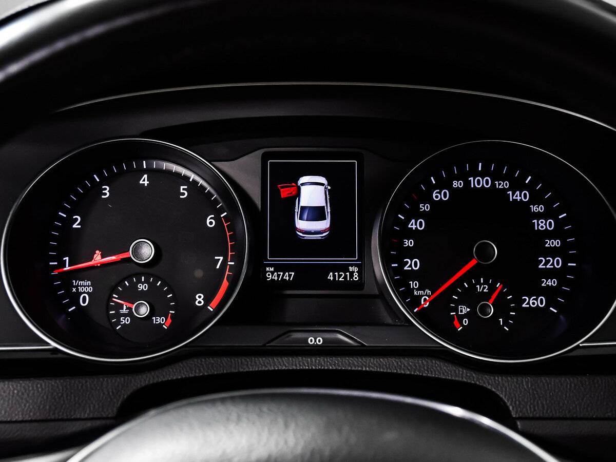 Купить Volkswagen Passat с пробегом. Фото: #8