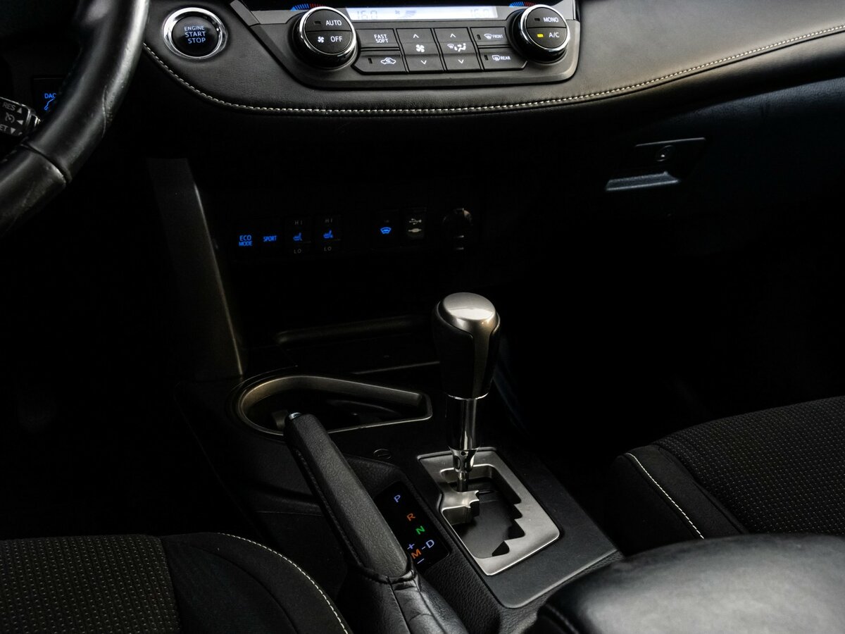 Купить Toyota RAV4 с пробегом. Фото: #10