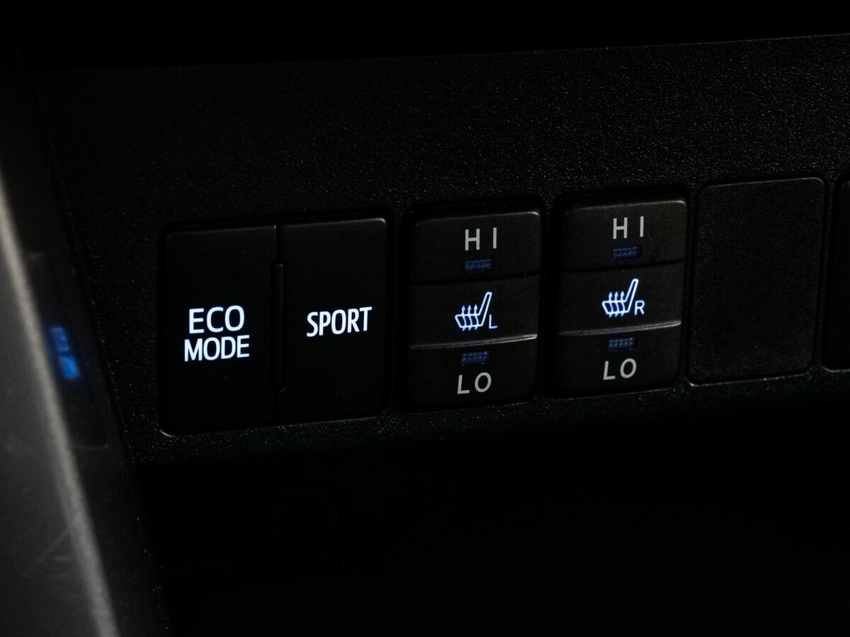 Купить Toyota RAV4 с пробегом. Фото: #11