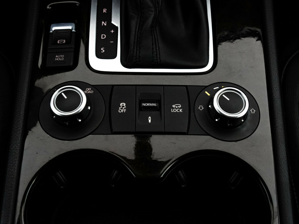 Купить Volkswagen Touareg с пробегом. Фото: #12