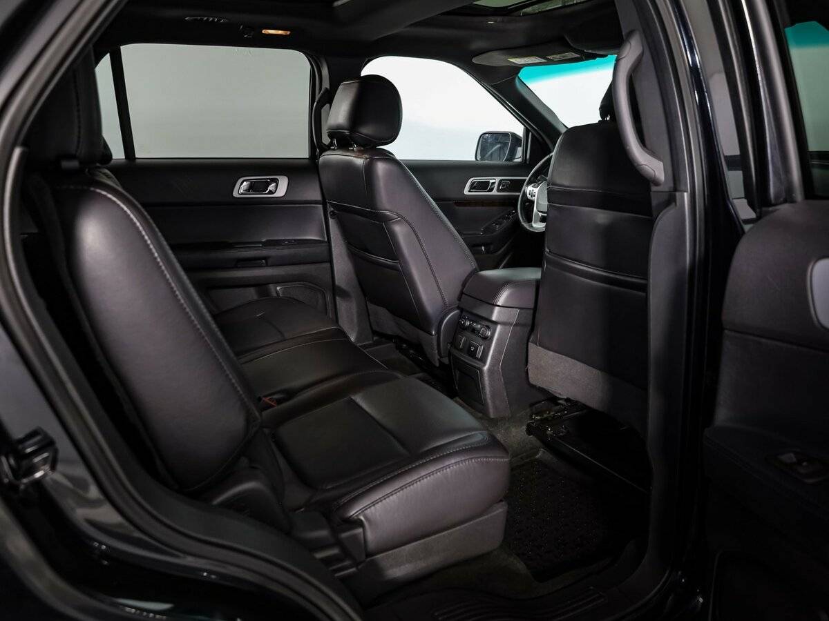 Купить Ford Explorer с пробегом. Фото: #26