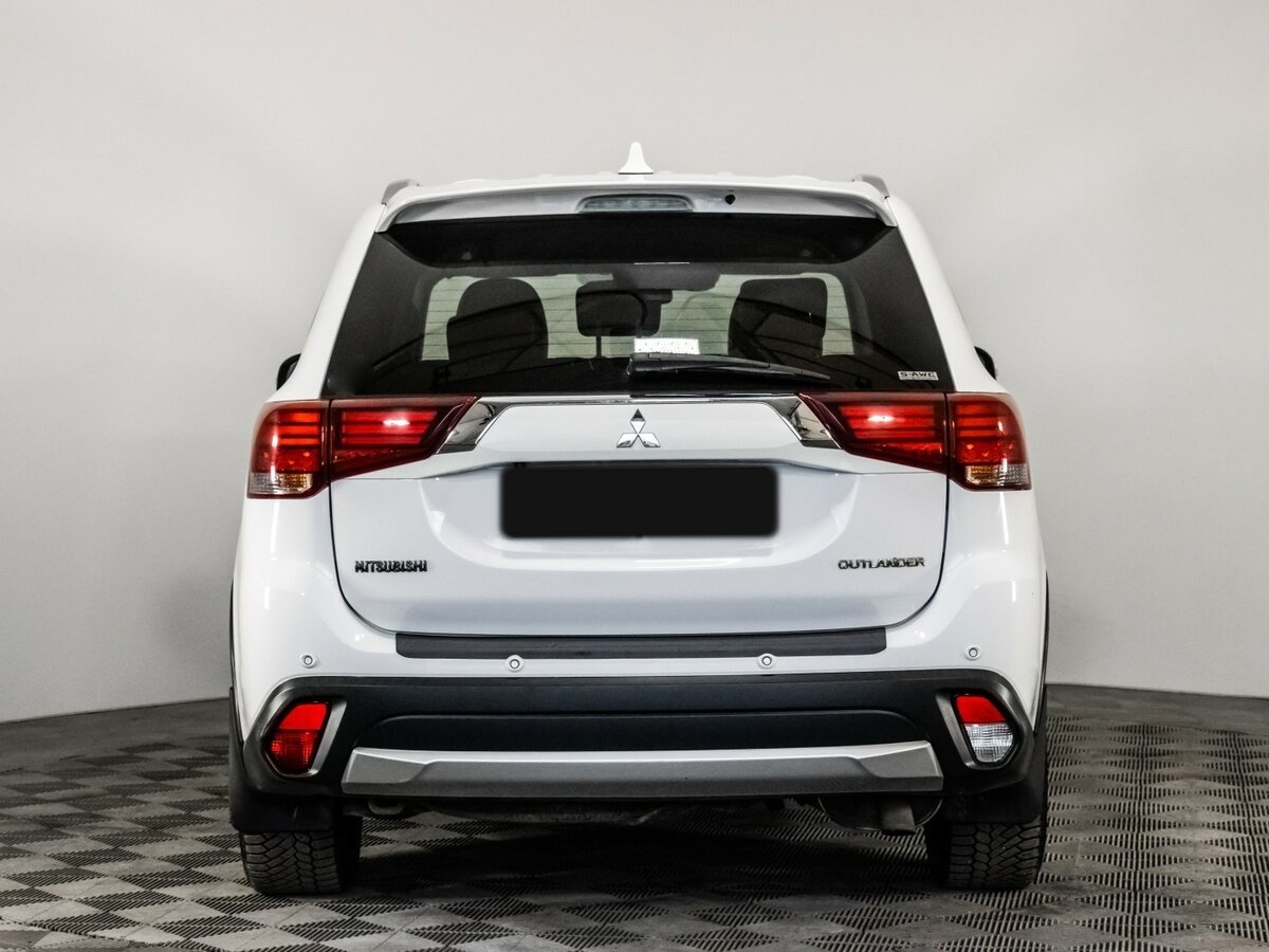 Купить Mitsubishi Outlander с пробегом. Фото: #4