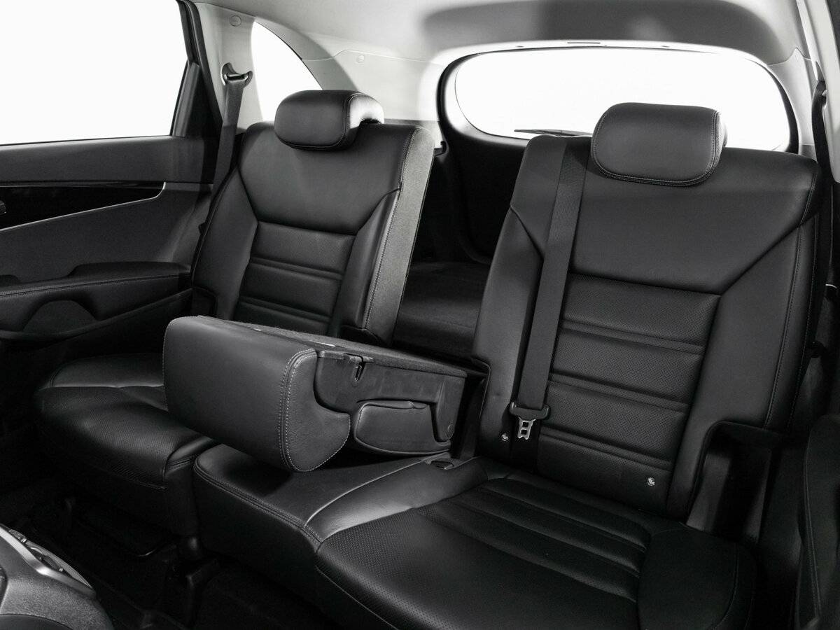 Купить Kia Sorento с пробегом. Фото: #19