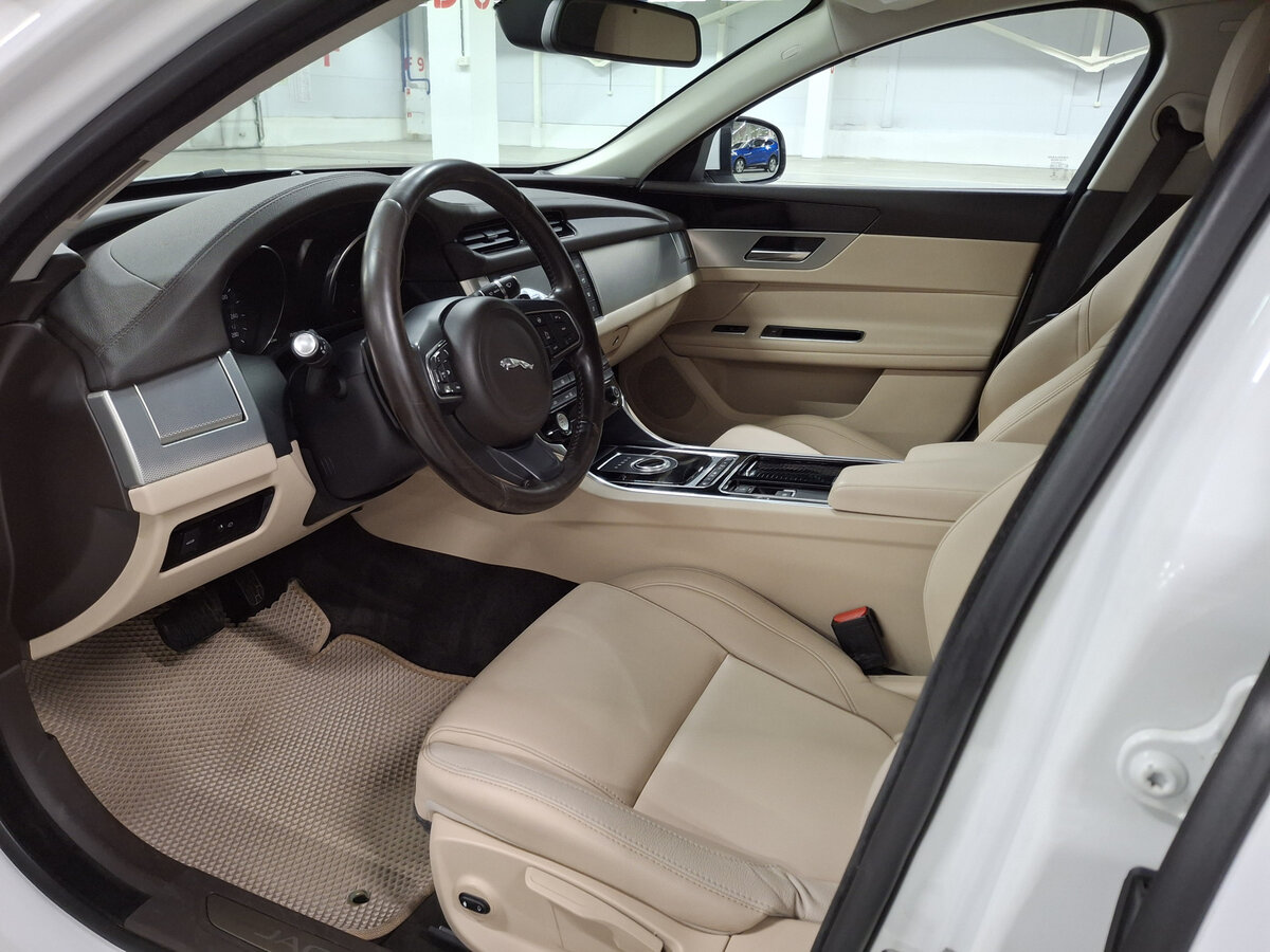 Купить Jaguar XF с пробегом. Фото: #15