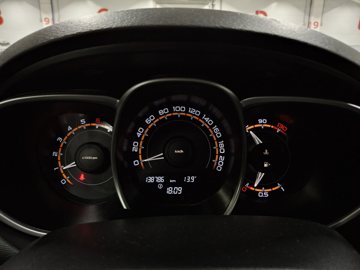 Купить Lada (ВАЗ) Vesta с пробегом. Фото: #12