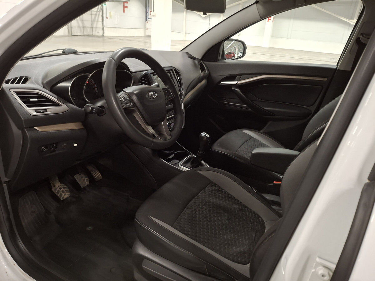 Купить Lada (ВАЗ) Vesta с пробегом. Фото: #15