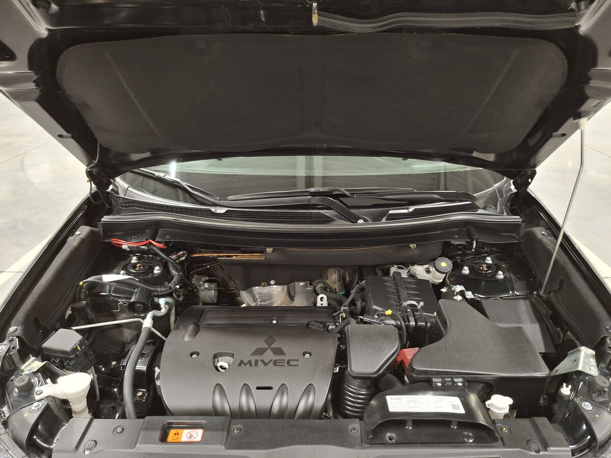 Купить Mitsubishi Outlander с пробегом. Фото: #8