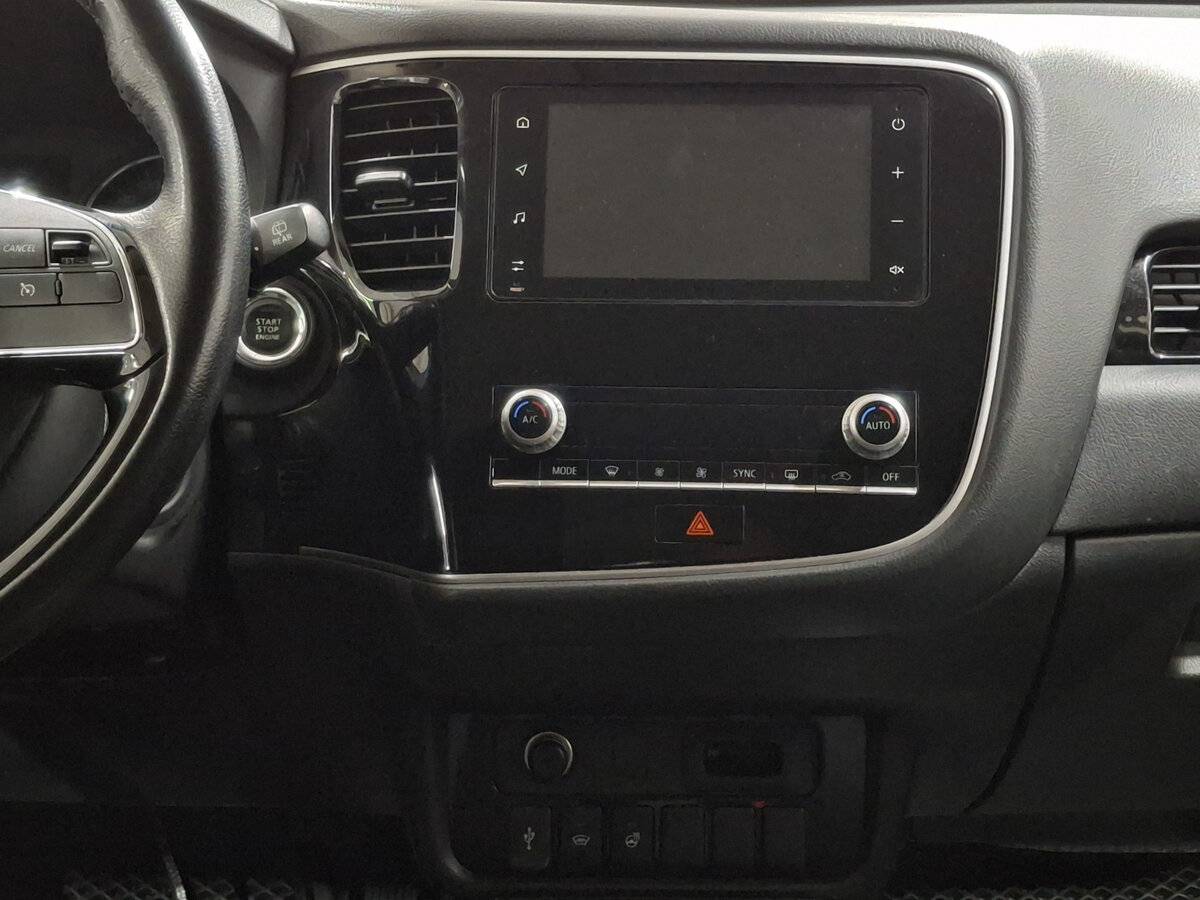 Купить Mitsubishi Outlander с пробегом. Фото: #14