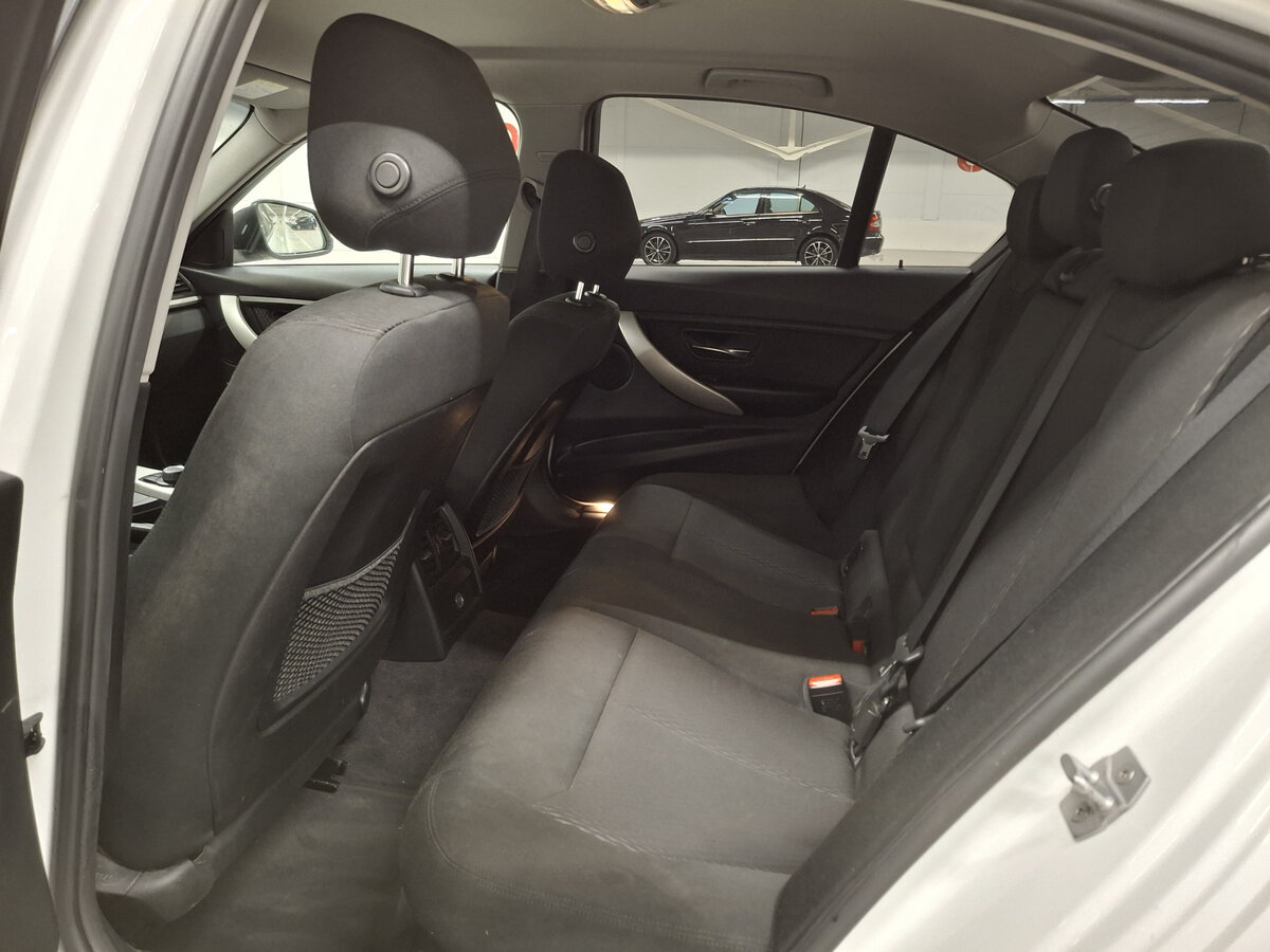 Купить BMW 3 серии с пробегом. Фото: #10