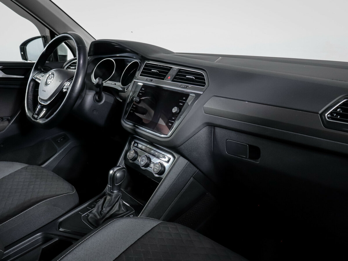 Купить Volkswagen Tiguan с пробегом. Фото: #8