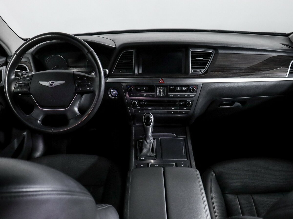 Купить Hyundai Genesis с пробегом. Фото: #9
