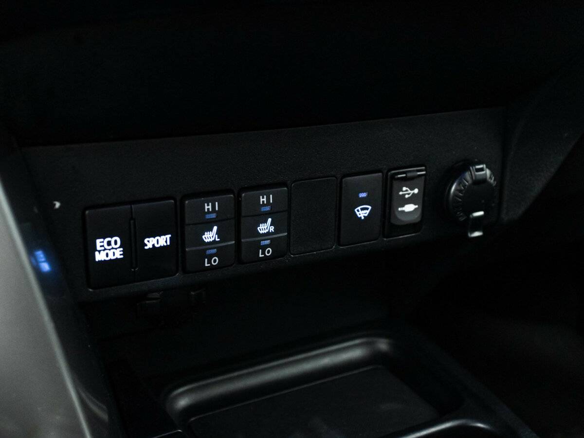 Купить Toyota RAV4 с пробегом. Фото: #15