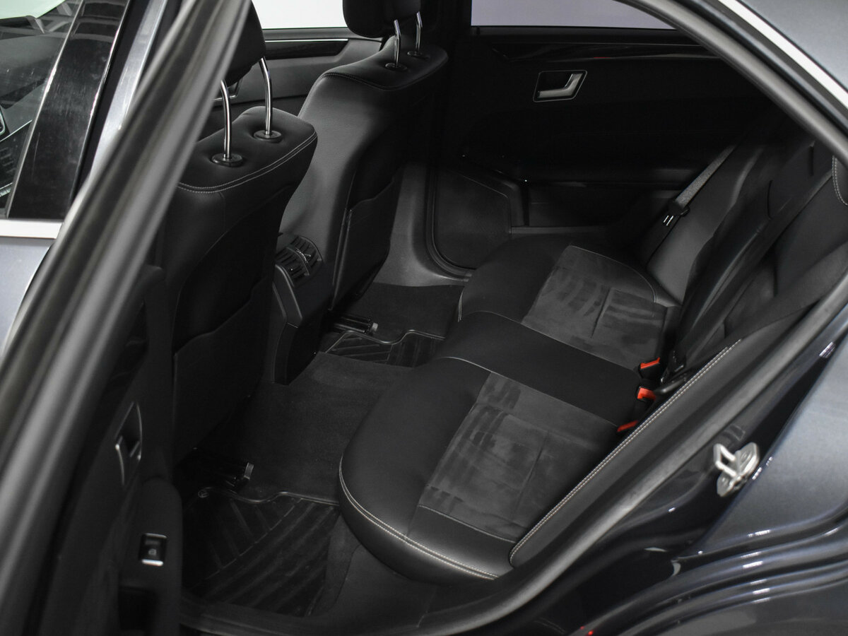 Купить Mercedes-Benz E-Класс с пробегом. Фото: #10