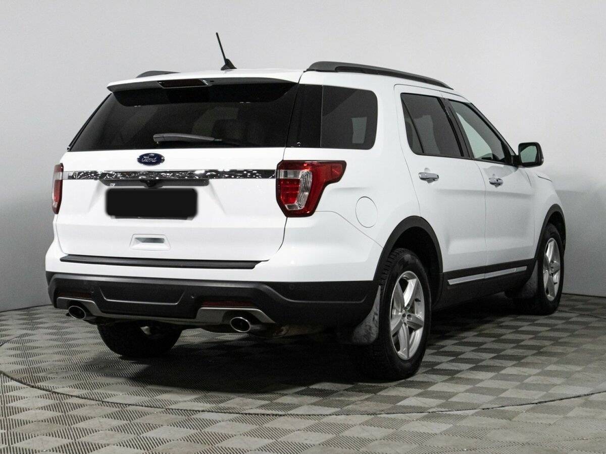 Купить Ford Explorer с пробегом. Фото: #3