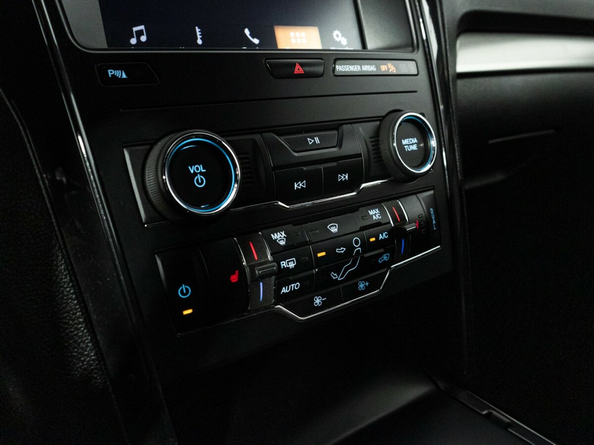 Купить Ford Explorer с пробегом. Фото: #12