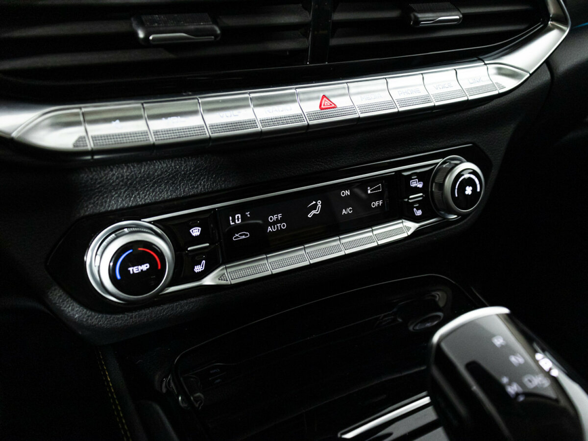 Купить FAW Bestune T77 с пробегом. Фото: #17