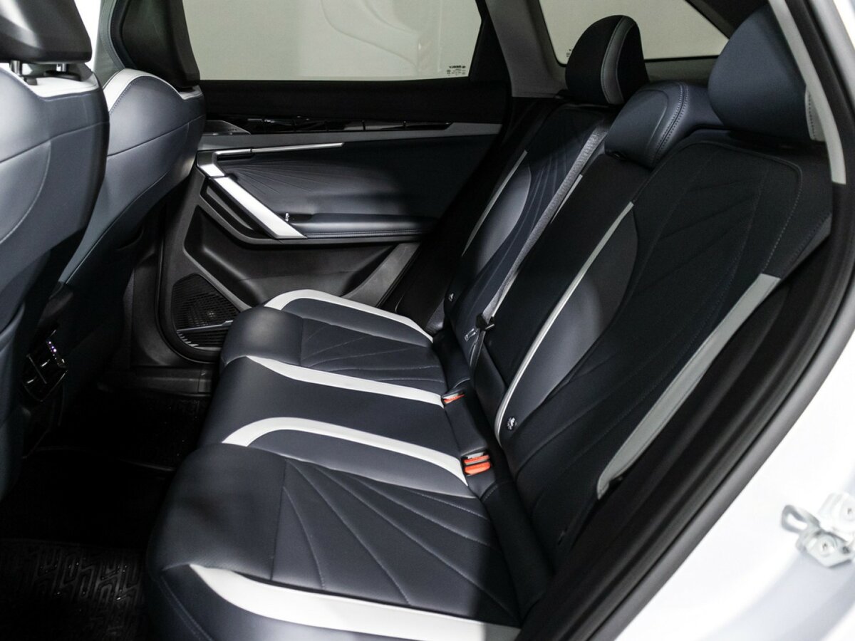 Купить Geely Atlas с пробегом. Фото: #9