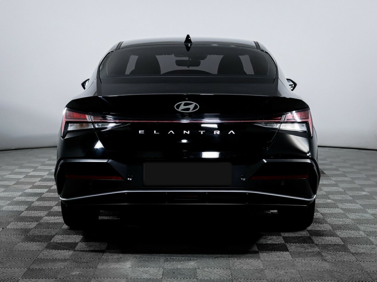 Купить Hyundai Elantra с пробегом. Фото: #4