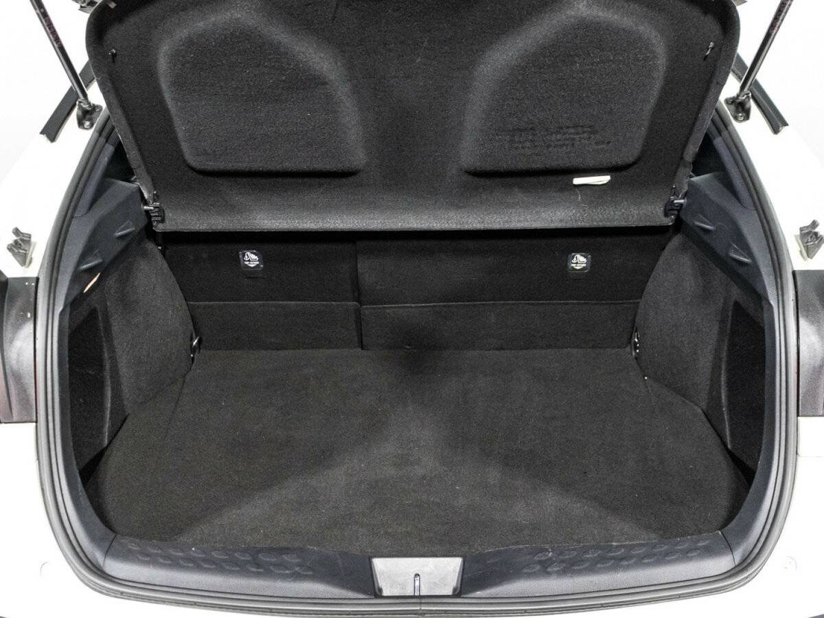 Купить Toyota C-HR с пробегом. Фото: #19