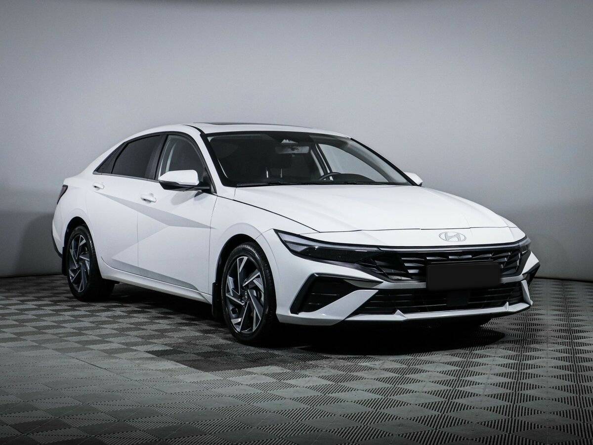 Купить Hyundai Elantra с пробегом. Фото: #2