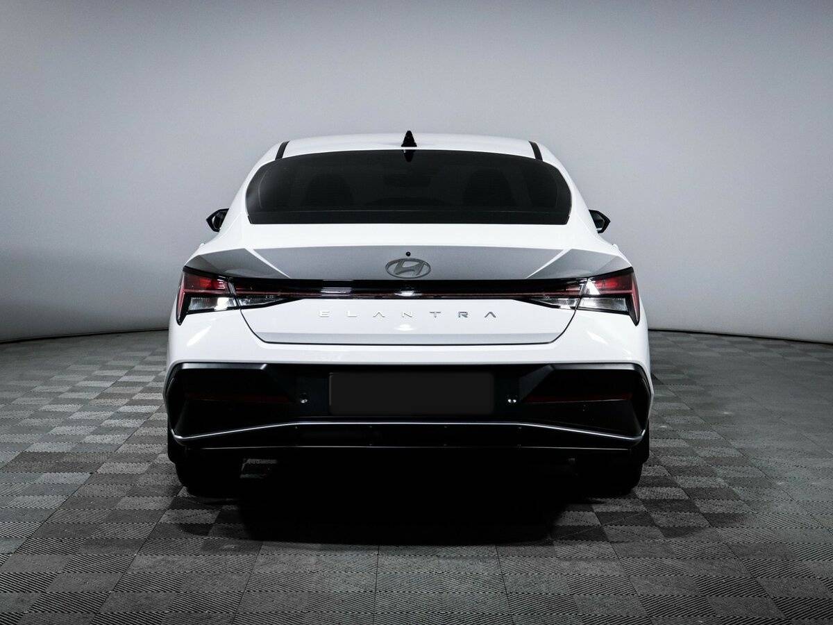 Купить Hyundai Elantra с пробегом. Фото: #4