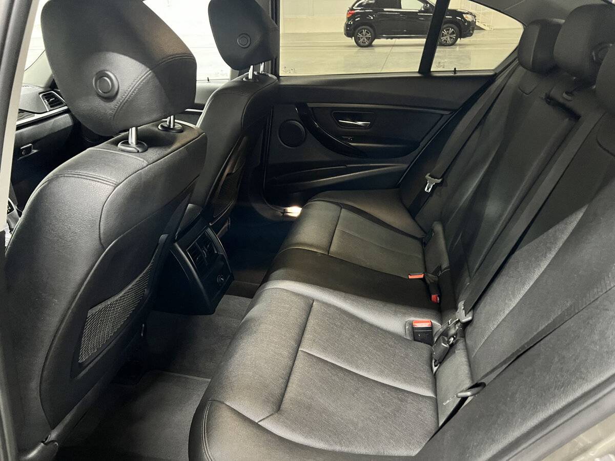 Купить BMW 3 серии с пробегом. Фото: #11