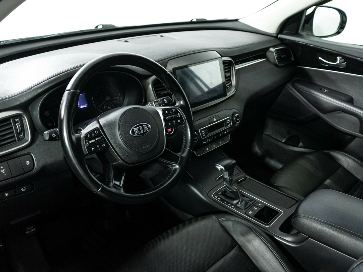 Купить Kia Sorento с пробегом. Фото: #10