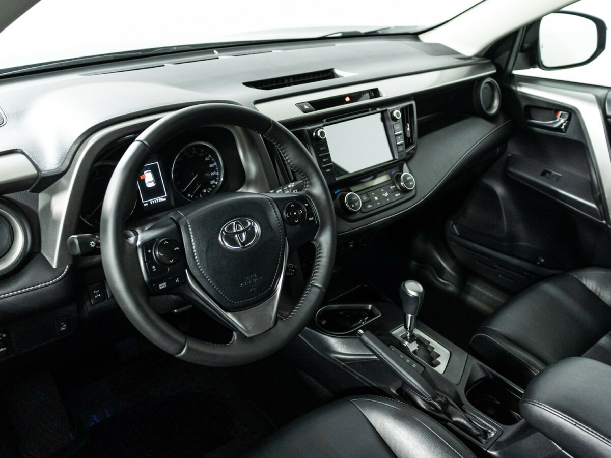 Купить Toyota RAV4 с пробегом. Фото: #10