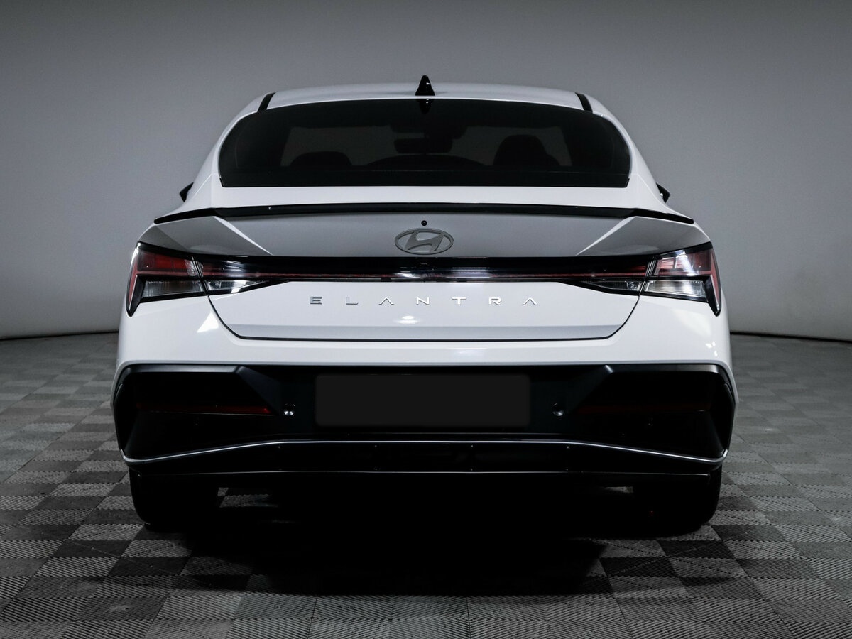 Купить Hyundai Elantra с пробегом. Фото: #4