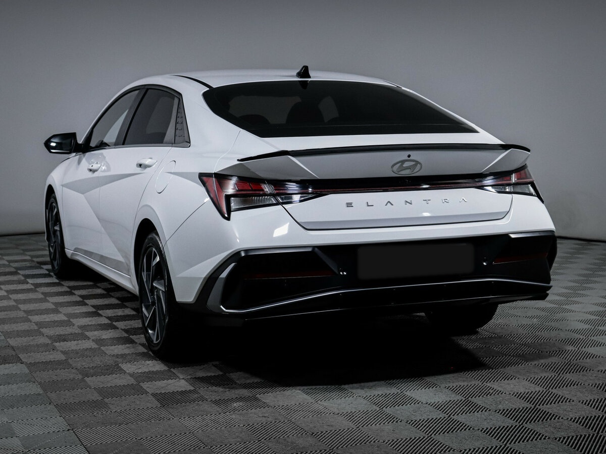 Купить Hyundai Elantra с пробегом. Фото: #5