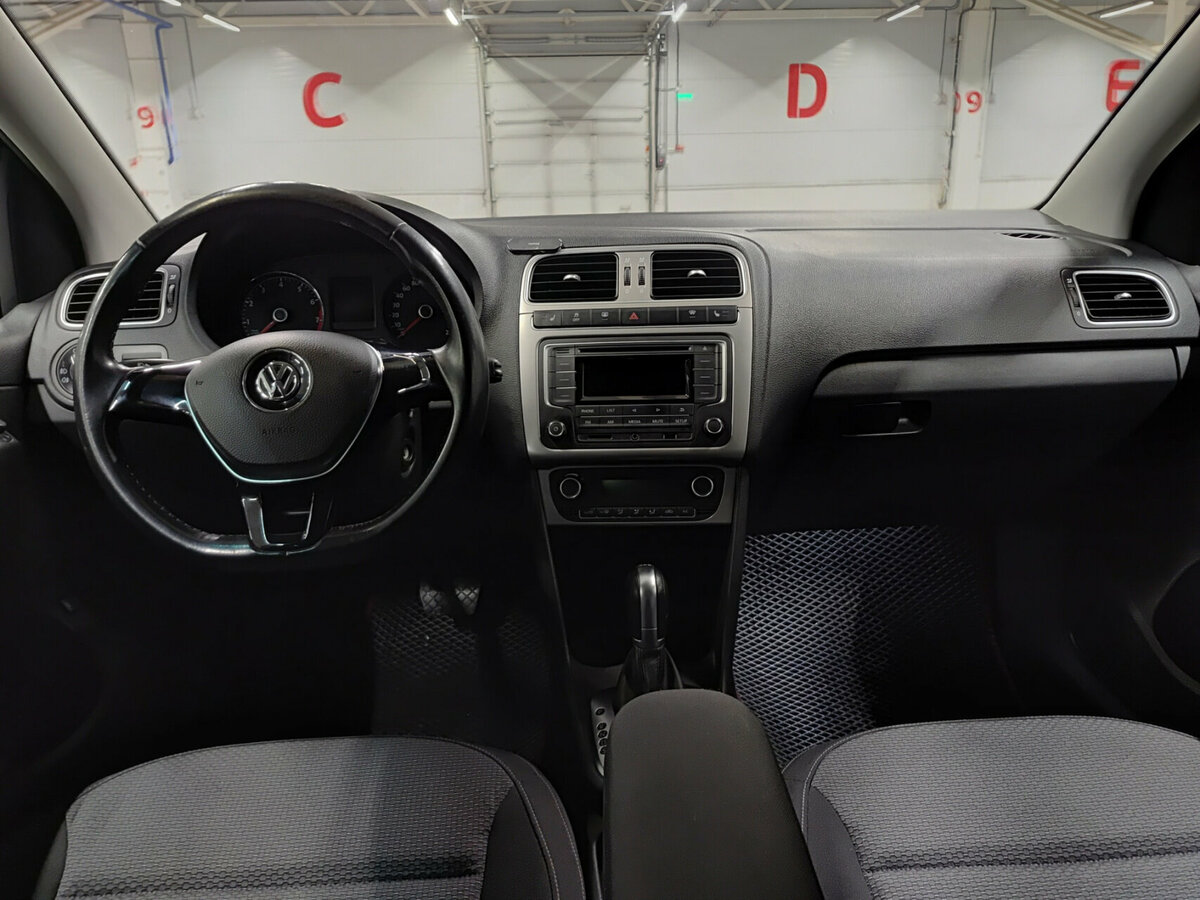 Купить Volkswagen Polo с пробегом. Фото: #12