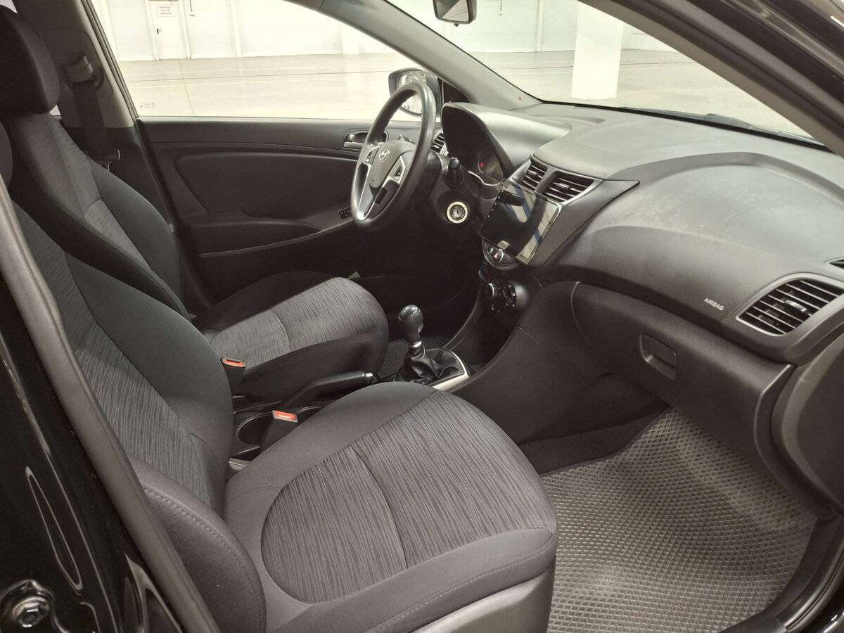 Купить Hyundai Solaris с пробегом. Фото: #10