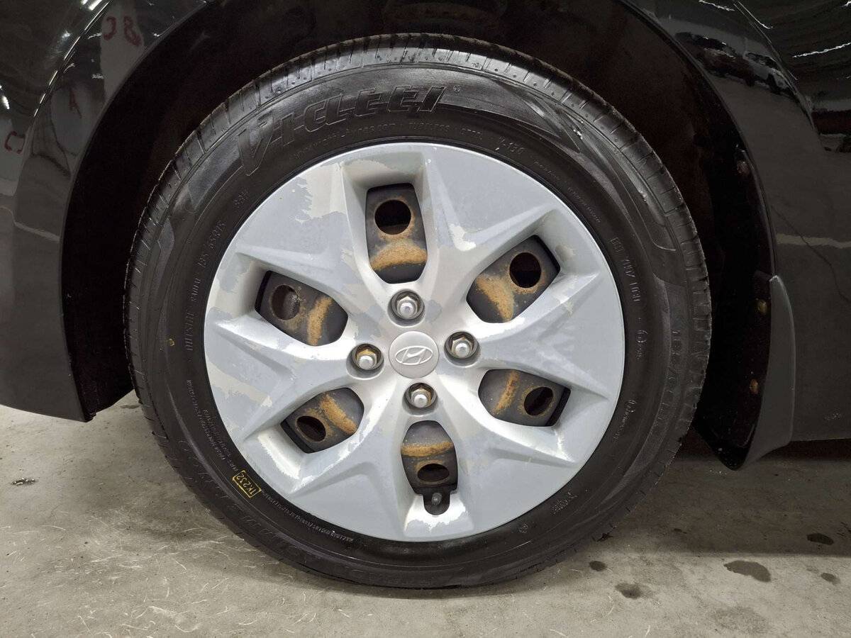 Купить Hyundai Solaris с пробегом. Фото: #17