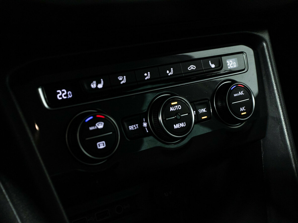 Купить Volkswagen Tiguan с пробегом. Фото: #14