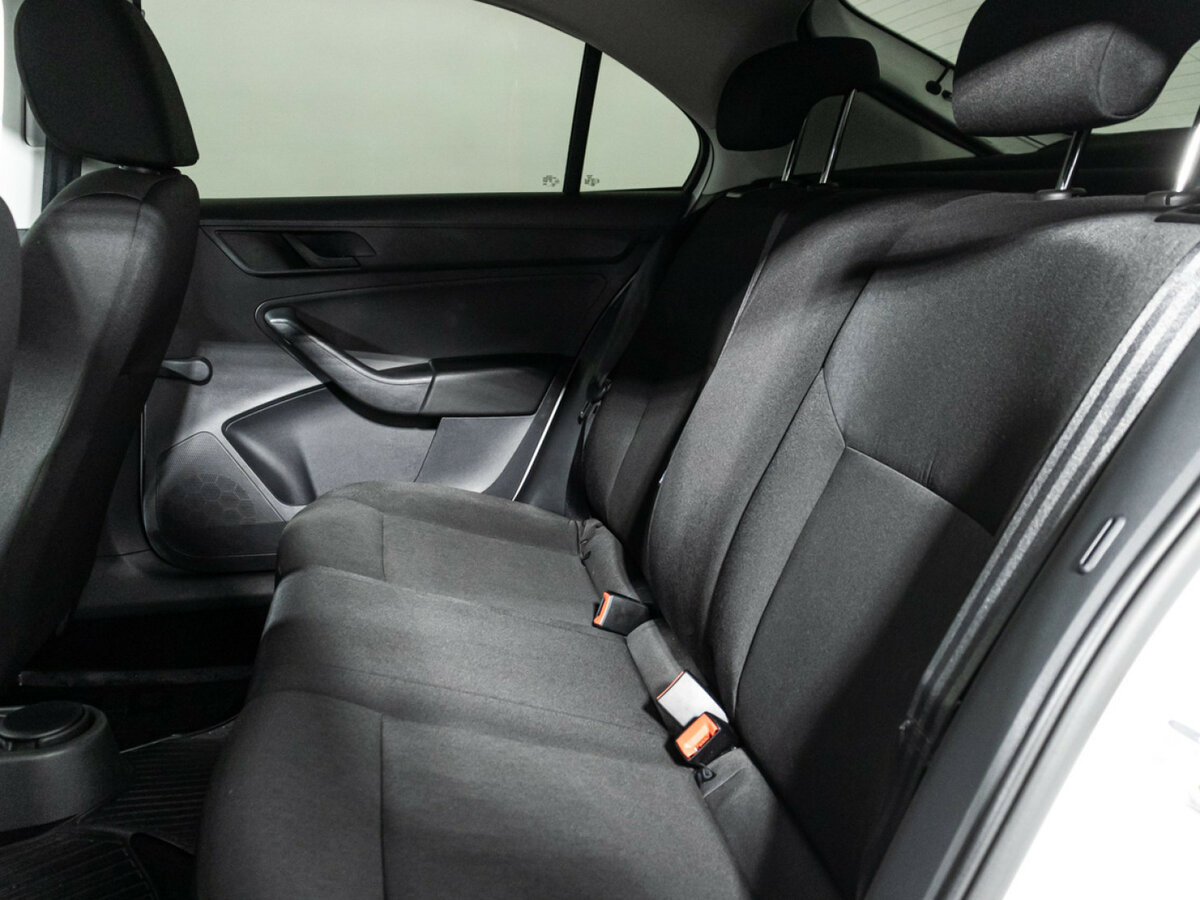 Купить Skoda Rapid с пробегом. Фото: #9