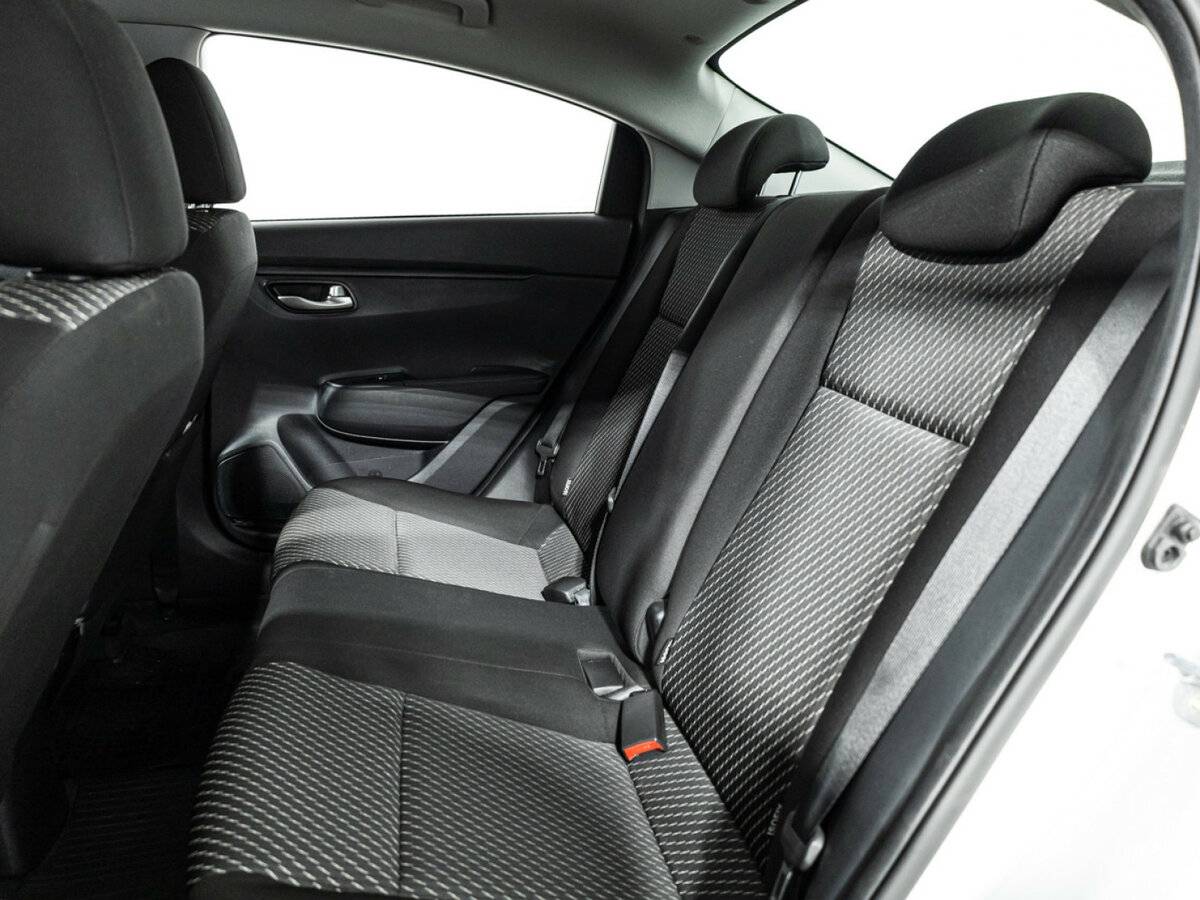 Купить Kia Rio с пробегом. Фото: #9